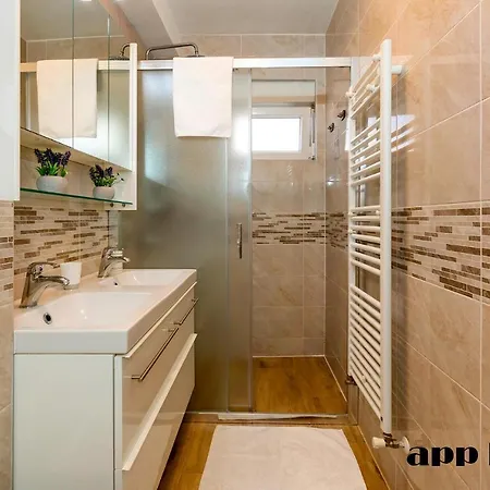 Centar A1 Lalu - Free Garage Appartement *